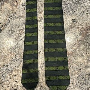 Claudia-Milano Royal Silk Green Stripe Neck Tie Made In Italy